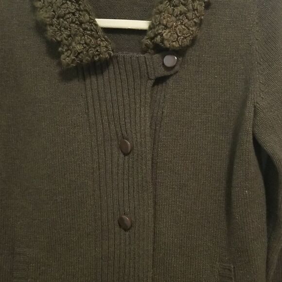 Gap , wool dark green sweater with collar,  size S. - Picture 2 of 5